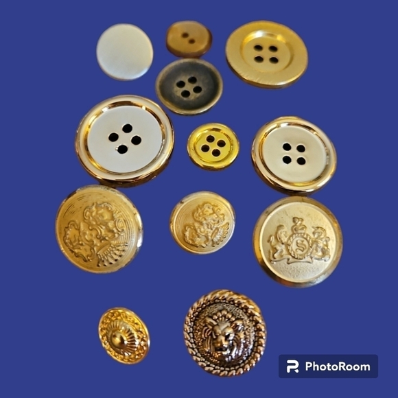 Vintage Metal and Acrylic Goldtone Buttons - Picture 1 of 5